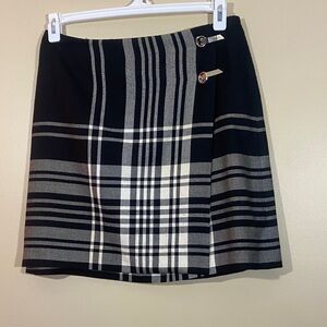 Bandolino Black and Gray Striped Mini Skirt